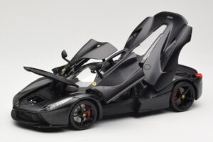 Ferrari LaFerrari F150 Matte Black Bburago 1:18 18-16901BK Métal Moulé — image 2 sur 8