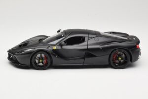 Ferrari LaFerrari F150 Matte Black Bburago 1:18 18-16901BK Métal Moulé — image 4 sur 8