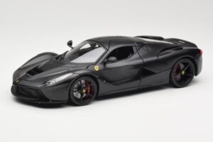 Ferrari LaFerrari F150 Matte Black Bburago 1:18 18-16901BK Métal Moulé