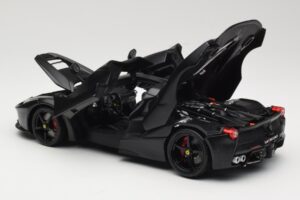 Ferrari LaFerrari F150 Matte Black Bburago 1:18 18-16901BK Métal Moulé — image 5 sur 8
