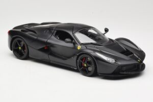 Ferrari LaFerrari F150 Matte Black Bburago 1:18 18-16901BK Métal Moulé — image 6 sur 8