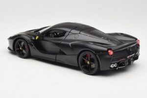 Ferrari LaFerrari F150 Matte Black Bburago 1:18 18-16901BK Métal Moulé — image 7 sur 8