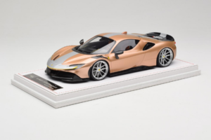 Ferrari SF90 Novitec Or Argent Bande IVY Merit 1:18 REMC028 Résine — image 2 sur 7