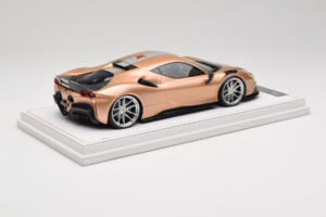Ferrari SF90 Novitec Or Argent Bande IVY Merit 1:18 REMC028 Résine — image 3 sur 7