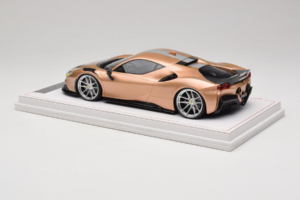 Ferrari SF90 Novitec Or Argent Bande IVY Merit 1:18 REMC028 Résine — image 5 sur 7