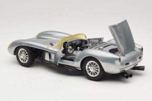 Ferrari Testa Rossa Chrome Silver Hot Wheels 1:18 25737 Métal Moulé — image 5 sur 8
