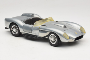 Ferrari Testa Rossa Chrome Silver Hot Wheels 1:18 25737 Métal Moulé — image 6 sur 8