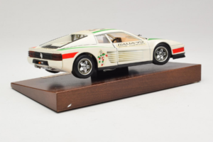Ferrari Testarossa Italia 90 Blanc Bburago 1:18 3059-W1 Métal Moulé — image 4 sur 8