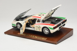 Ferrari Testarossa Italia 90 Blanc Bburago 1:18 3059-W1 Métal Moulé — image 5 sur 8