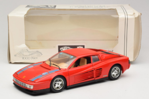 Ferrari Testarossa PPG Auto Refinish Rouge Bburago 1:18 3039-P3 Métal Moulé — image 8 sur 8