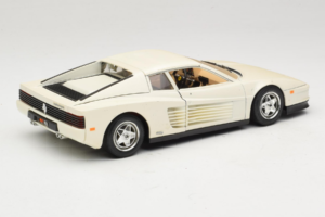 Ferrari Testarossa Blanc Bburago 1:18 3019-W1 Métal Moulé — image 3 sur 8