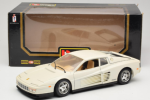 Ferrari Testarossa Blanc Bburago 1:18 3019-W1 Métal Moulé — image 8 sur 8