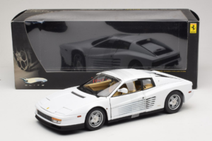 Ferrari Testarossa Blanc Miami Vice Hot Wheels 1:18 P9904 Métal Moulé — image 6 sur 6