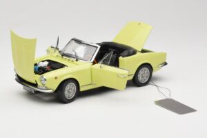Fiat 124 Spider BS1 Jaune Sun Star 1:18 4921 Métal Moulé — image 2 sur 8