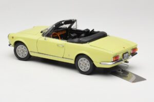 Fiat 124 Spider BS1 Jaune Sun Star 1:18 4921 Métal Moulé — image 7 sur 8