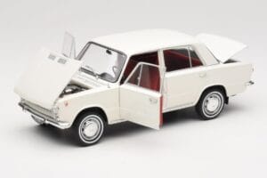 Fiat 124 Blanc IXO 1:18 18CMC205OP Métal Moulé — image 2 sur 8