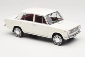 Fiat 124 Blanc IXO 1:18 18CMC205OP Métal Moulé — image 6 sur 8