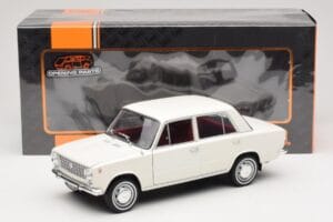 Fiat 124 Blanc IXO 1:18 18CMC205OP Métal Moulé — image 8 sur 8