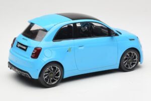 Abarth 500e Bleu IXO 1:18 MCG18499 Métal Moulé — image 2 sur 6
