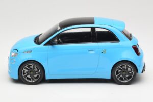Abarth 500e Bleu IXO 1:18 MCG18499 Métal Moulé — image 3 sur 6