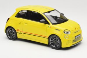 Abarth 500e Jaune IXO 1:18 MCG18498 Métal Moulé — image 4 sur 6