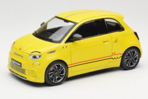 Abarth 500e Jaune IXO 1:18 MCG18498 Métal Moulé