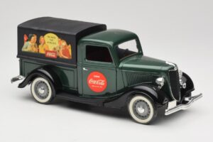 Ford Bache Coca-Cola Solido 1:18 9513 Métal Moulé — image 6 sur 8