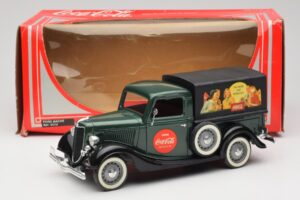 Ford Bache Coca-Cola Solido 1:18 9513 Métal Moulé — image 8 sur 8