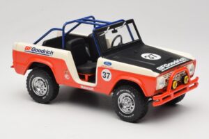 Ford Bronco Baja #37 1966 GreenLight 1:18 19037 Métal Moulé — image 4 sur 6