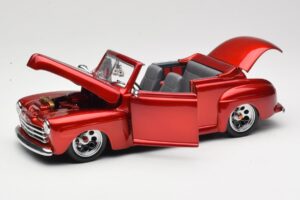 Ford Cabriolet Red Metallic Road Signature 1:18 30028 Métal Moulé — image 2 sur 8
