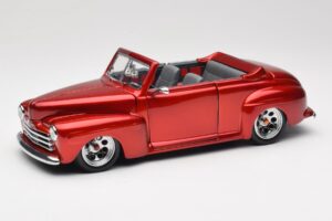Ford Cabriolet Red Metallic Road Signature 1:18 30028 Métal Moulé