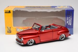 Ford Cabriolet Red Metallic Road Signature 1:18 30028 Métal Moulé — image 8 sur 8