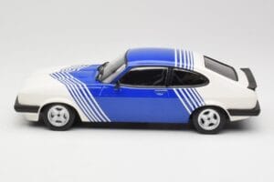 Ford Capri Mk2 3.0 Blanc avec Rayures Bleues Minichamps 1:18 155788600 Métal Moulé — image 3 sur 6