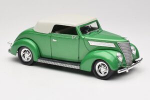Ford Cabriolet Vert Road Signature 1:18 92239 Métal Moulé — image 6 sur 8