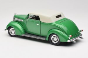Ford Cabriolet Vert Road Signature 1:18 92239 Métal Moulé — image 7 sur 8