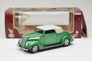 Ford Cabriolet Vert Road Signature 1:18 92239 Métal Moulé — image 8 sur 8