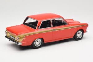 Ford Cortina Lotus Red & Gold Stripe MCG 1:18 MCG18532 Métal Moulé — image 2 sur 6