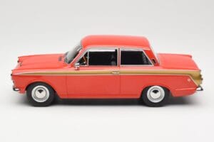 Ford Cortina Lotus Red & Gold Stripe MCG 1:18 MCG18532 Métal Moulé — image 3 sur 6