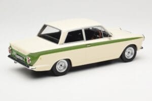 Ford Cortina Lotus White & Green Stripe MCG 1:18 MCG18434 Métal Moulé — image 2 sur 6