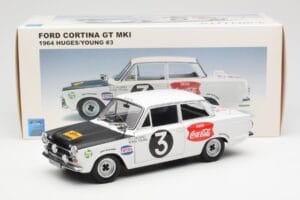 Ford Cortina Mk1 #3 P. Hughes / B. Young African Safari Rally 1964 AUTOart 1:18 86428 Métal Moulé — image 8 sur 8