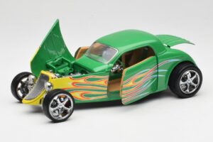 Ford Coupé Vert avec Flammes Road Signature 1:18 30109 Métal Moulé — image 2 sur 8