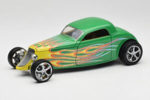 Ford Coupé Vert avec Flammes Road Signature 1:18 30109 Métal Moulé