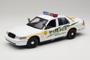 Ford Crown Victoria Police Interceptor CSI Miami GreenLight 1:18 13514 Métal Moulé
