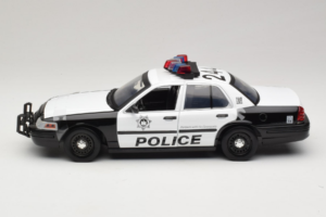 Ford Crown Victoria Police Interceptor The Hangover Movie Greenlight 1:18 12911 Métal Moulé — image 3 sur 6
