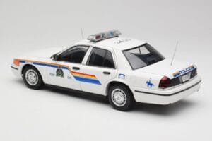 Ford Crown Victoria RCMP Police Car AUTOart 1:18 72706 Métal Moulé — image 7 sur 8