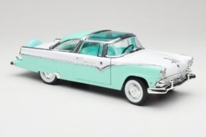 Ford Crown Victoria Seafoam Vert & Blanc Road Legends 1:18 92138 Métal Moulé — image 5 sur 7