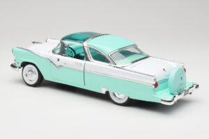 Ford Crown Victoria Seafoam Vert & Blanc Road Legends 1:18 92138 Métal Moulé — image 6 sur 7
