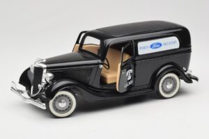 Ford Delivery Truck Ford Parts Noir Solido 1:18 8417 Métal Moulé — image 3 sur 8