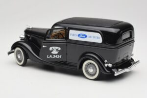 Ford Delivery Truck Ford Parts Noir Solido 1:18 8417 Métal Moulé — image 5 sur 8