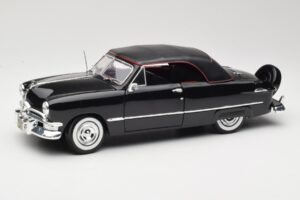 Ford Deluxe Cabriolet Noir Maisto 1:18 31681 Métal Moulé